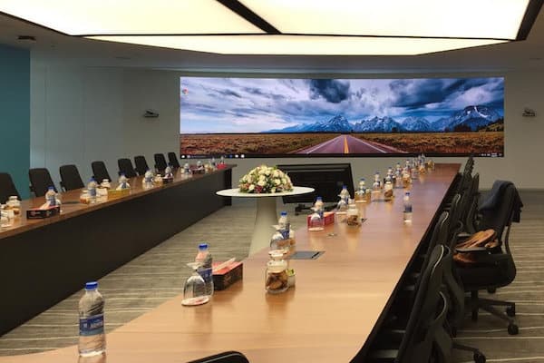 ecran-salle-de-conference-pekason